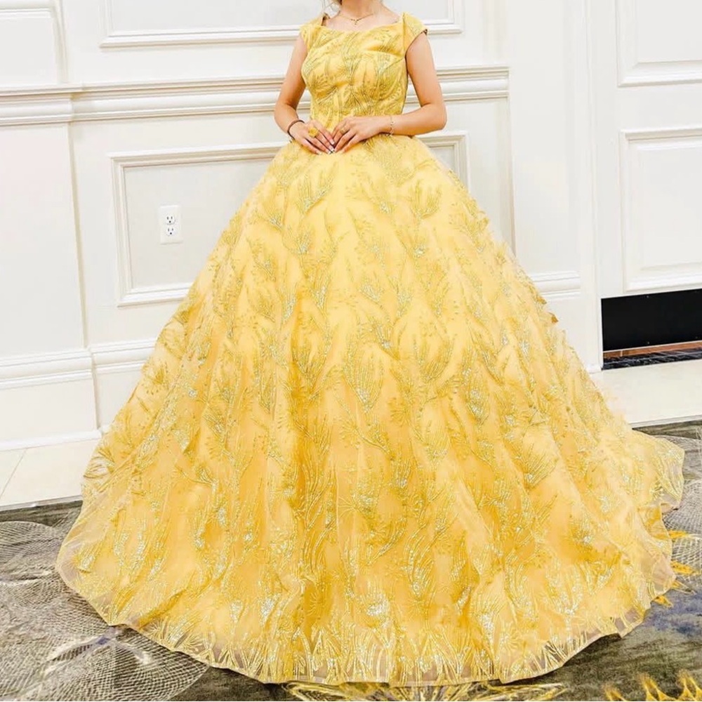 Elegant Yellow Evening Gown